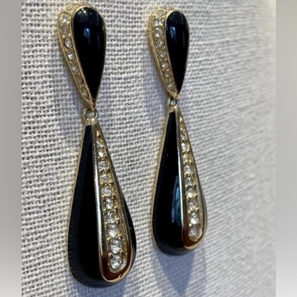 Vintage Christian Dior Black Enamel Gold Tone Rhinestone Teardrop Pear Earrings - Picture 3 of 5